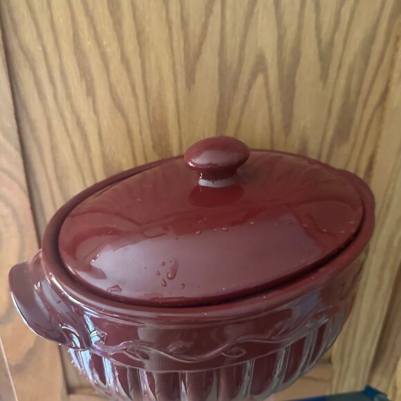 Celebrating Home stoneware berry 4 quart bean pot - Picture 4 of 9